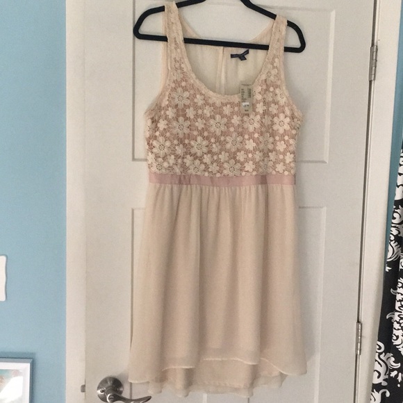 Blush floral crochet detail cut-out dress - Picture 5 of 9